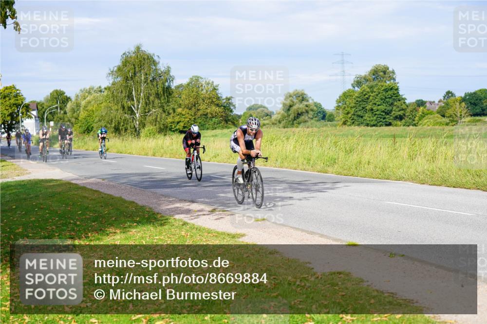 31.08.2025 - Elbe Triathlon Hamburg Michael Burmester http://msf.ph/oto/8669884 31.08.2025 09:56:00 Radfahren 255, 289, 445, 523, 536, 601, 678, 692, 829 meine-sportfotos.de