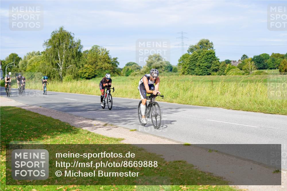 31.08.2025 - Elbe Triathlon Hamburg Michael Burmester http://msf.ph/oto/8669888 31.08.2025 09:56:00 Radfahren 255, 289, 445, 523, 536, 601, 678, 692, 829 meine-sportfotos.de