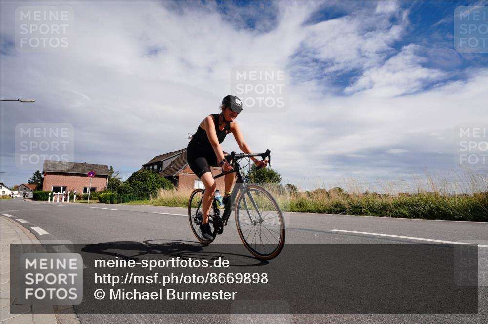 31.08.2025 - Elbe Triathlon Hamburg Michael Burmester http://msf.ph/oto/8669898 31.08.2025 14:52:41 Radfahren 132 meine-sportfotos.de