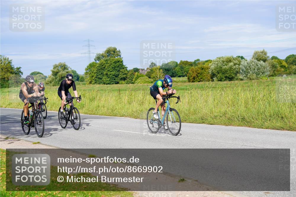 31.08.2025 - Elbe Triathlon Hamburg Michael Burmester http://msf.ph/oto/8669902 31.08.2025 09:56:03 Radfahren 255, 445, 499, 523, 536, 601, 678, 692, 829, 853 meine-sportfotos.de