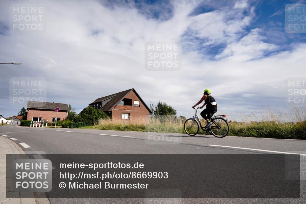 31.08.2025 - Elbe Triathlon Hamburg Michael Burmester http://msf.ph/oto/8669903 31.08.2025 14:52:47 Radfahren  meine-sportfotos.de