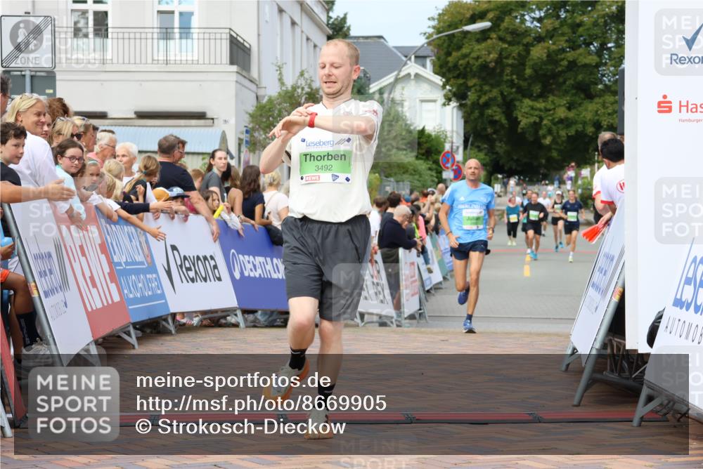 31.08.2025 - 21. Blankeneser Heldenlauf Strokosch-Dieckow http://msf.ph/oto/8669905 31.08.2025 10:54:44 Ziel 3492, 3462 meine-sportfotos.de
