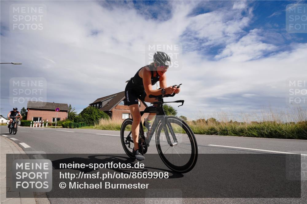 31.08.2025 - Elbe Triathlon Hamburg Michael Burmester http://msf.ph/oto/8669908 31.08.2025 14:52:58 Radfahren 121 meine-sportfotos.de