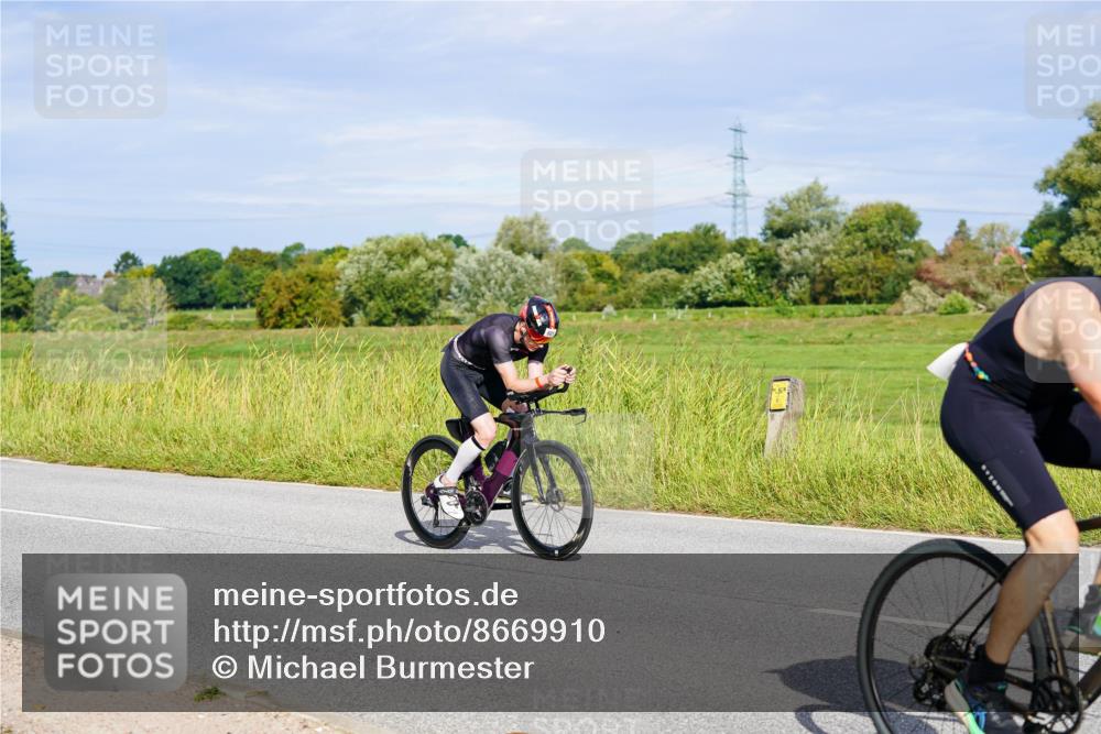 31.08.2025 - Elbe Triathlon Hamburg Michael Burmester http://msf.ph/oto/8669910 31.08.2025 09:56:05 Radfahren 255, 445, 499, 522, 523, 536, 590, 601, 692, 829, 830, 853 meine-sportfotos.de