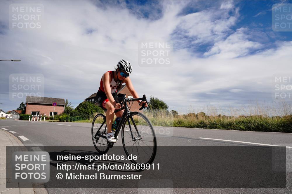 31.08.2025 - Elbe Triathlon Hamburg Michael Burmester http://msf.ph/oto/8669911 31.08.2025 14:53:02 Radfahren 121, 141 meine-sportfotos.de
