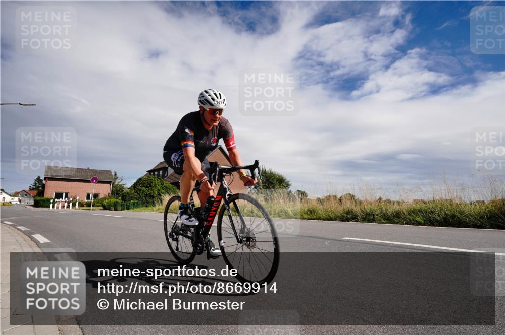 31.08.2025 - Elbe Triathlon Hamburg Michael Burmester http://msf.ph/oto/8669914 31.08.2025 14:53:08 Radfahren 141 meine-sportfotos.de