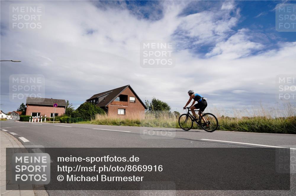 31.08.2025 - Elbe Triathlon Hamburg Michael Burmester http://msf.ph/oto/8669916 31.08.2025 14:53:12 Radfahren 124 meine-sportfotos.de