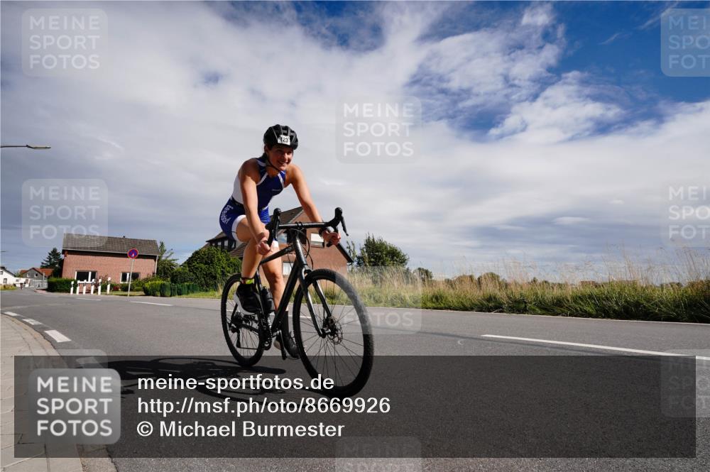 31.08.2025 - Elbe Triathlon Hamburg Michael Burmester http://msf.ph/oto/8669926 31.08.2025 14:53:31 Radfahren  meine-sportfotos.de