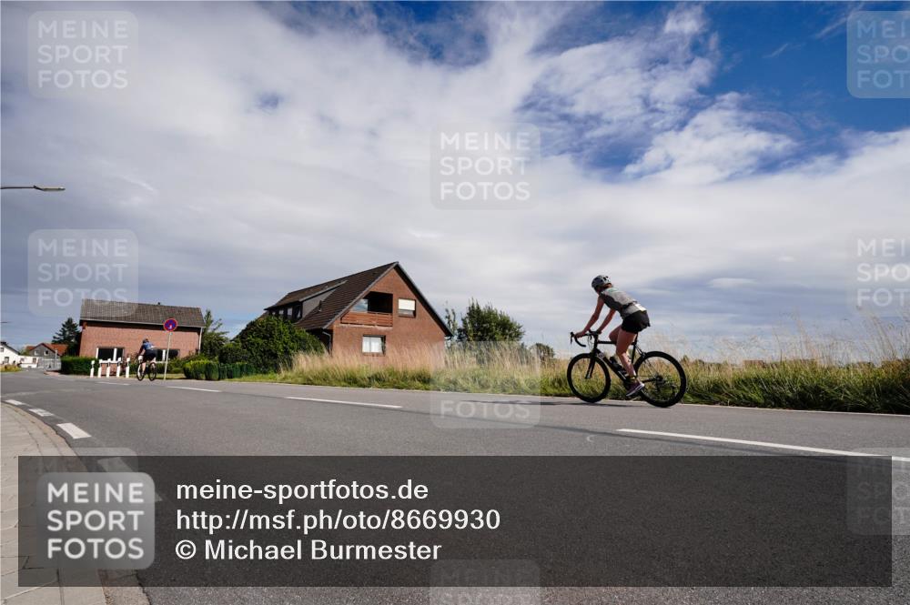 31.08.2025 - Elbe Triathlon Hamburg Michael Burmester http://msf.ph/oto/8669930 31.08.2025 14:53:38 Radfahren  meine-sportfotos.de