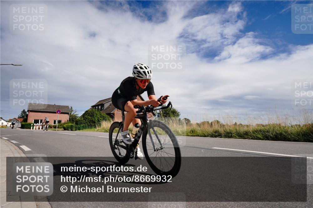 31.08.2025 - Elbe Triathlon Hamburg Michael Burmester http://msf.ph/oto/8669932 31.08.2025 14:53:40 Radfahren  meine-sportfotos.de