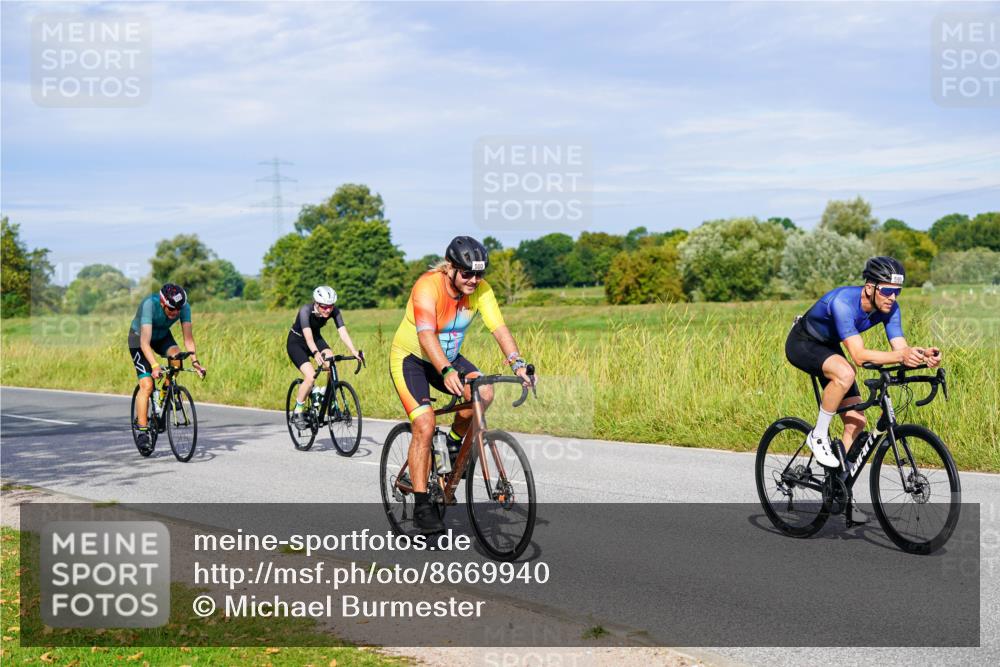 31.08.2025 - Elbe Triathlon Hamburg Michael Burmester http://msf.ph/oto/8669940 31.08.2025 09:56:12 Radfahren 499, 500, 522, 590, 650, 775, 830, 840, 853 meine-sportfotos.de