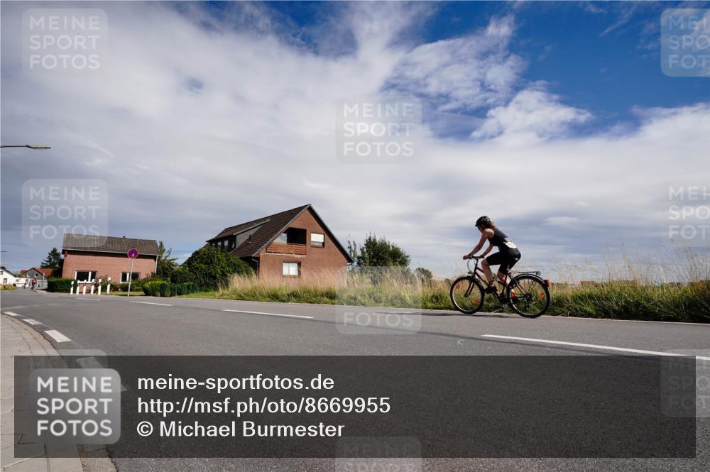 31.08.2025 - Elbe Triathlon Hamburg Michael Burmester http://msf.ph/oto/8669955 31.08.2025 14:54:43 Radfahren  meine-sportfotos.de