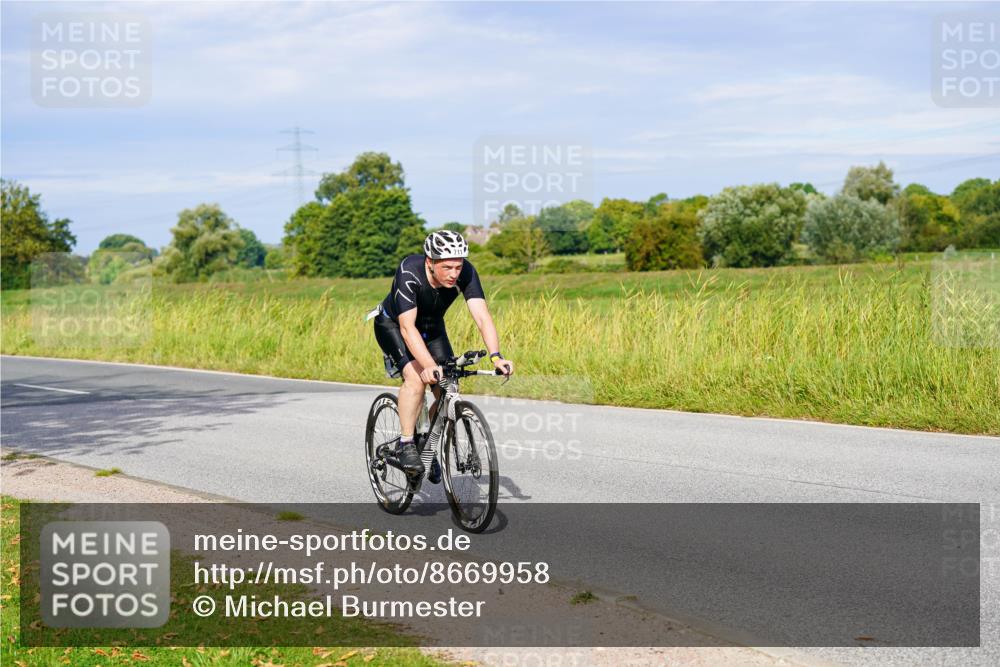 31.08.2025 - Elbe Triathlon Hamburg Michael Burmester http://msf.ph/oto/8669958 31.08.2025 09:56:47 Radfahren 417, 477, 602, 680, 711, 715, 815 meine-sportfotos.de