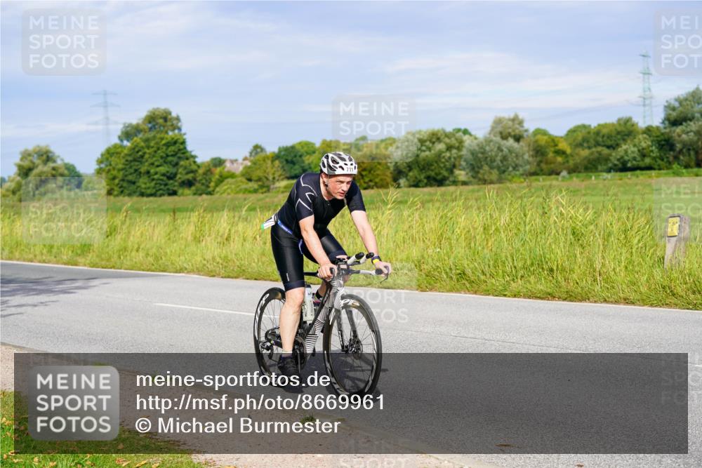 31.08.2025 - Elbe Triathlon Hamburg Michael Burmester http://msf.ph/oto/8669961 31.08.2025 09:56:48 Radfahren 417, 477, 602, 680, 711, 715 meine-sportfotos.de