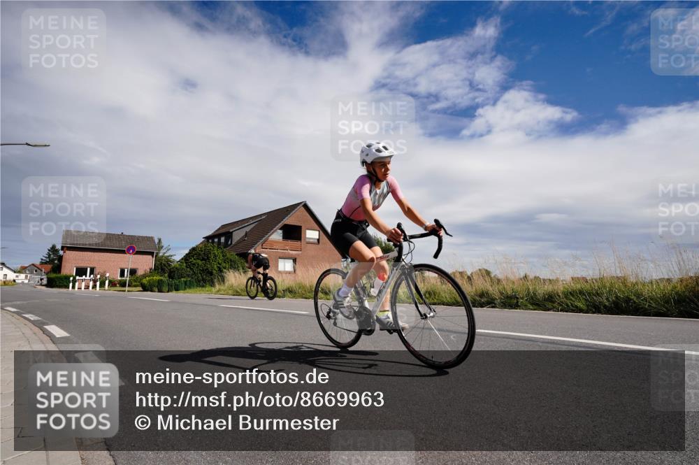 31.08.2025 - Elbe Triathlon Hamburg Michael Burmester http://msf.ph/oto/8669963 31.08.2025 14:54:55 Radfahren  meine-sportfotos.de