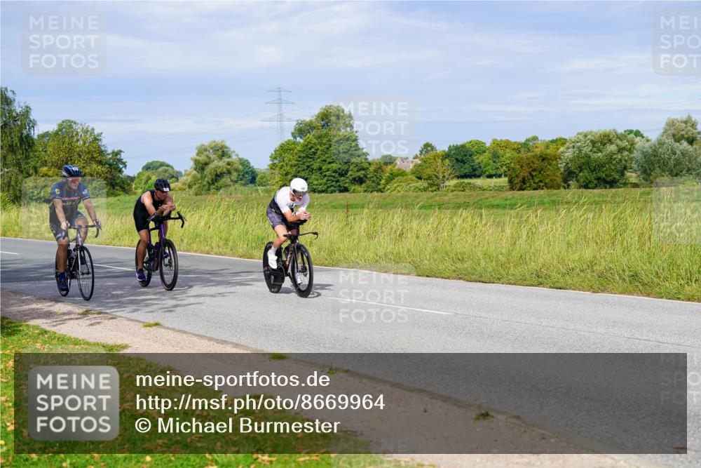 31.08.2025 - Elbe Triathlon Hamburg Michael Burmester http://msf.ph/oto/8669964 31.08.2025 09:56:52 Radfahren 417, 477, 680, 758 meine-sportfotos.de