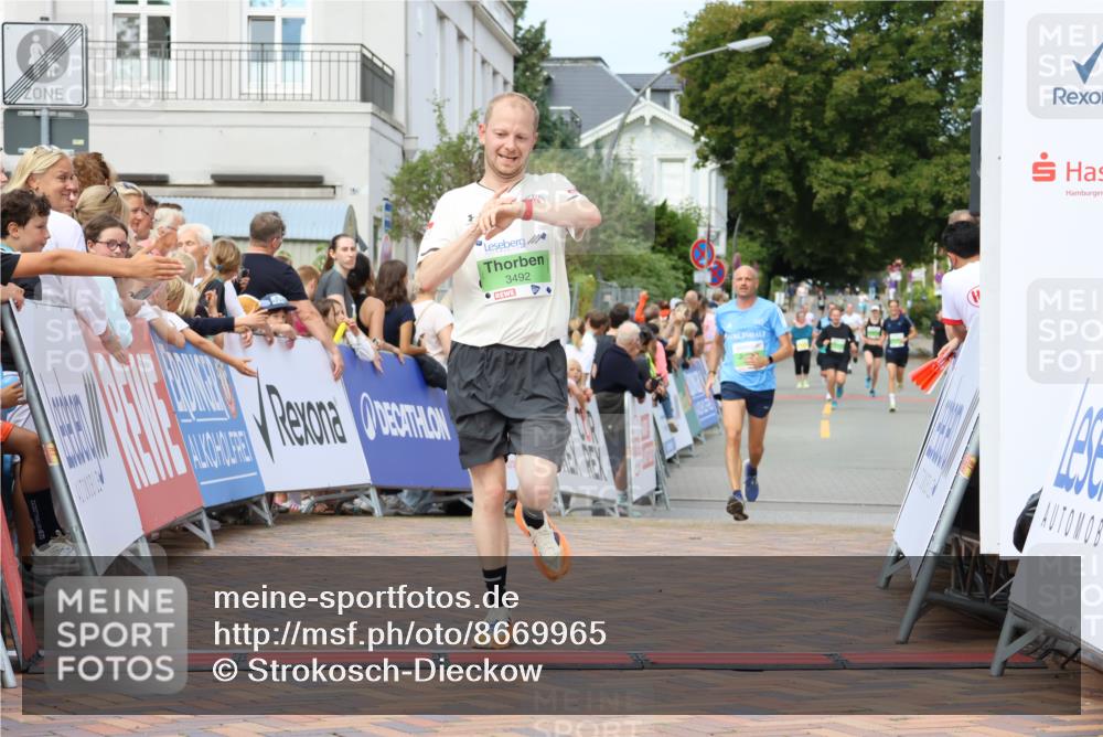 31.08.2025 - 21. Blankeneser Heldenlauf Strokosch-Dieckow http://msf.ph/oto/8669965 31.08.2025 10:54:43 Ziel 3492, 3462 meine-sportfotos.de