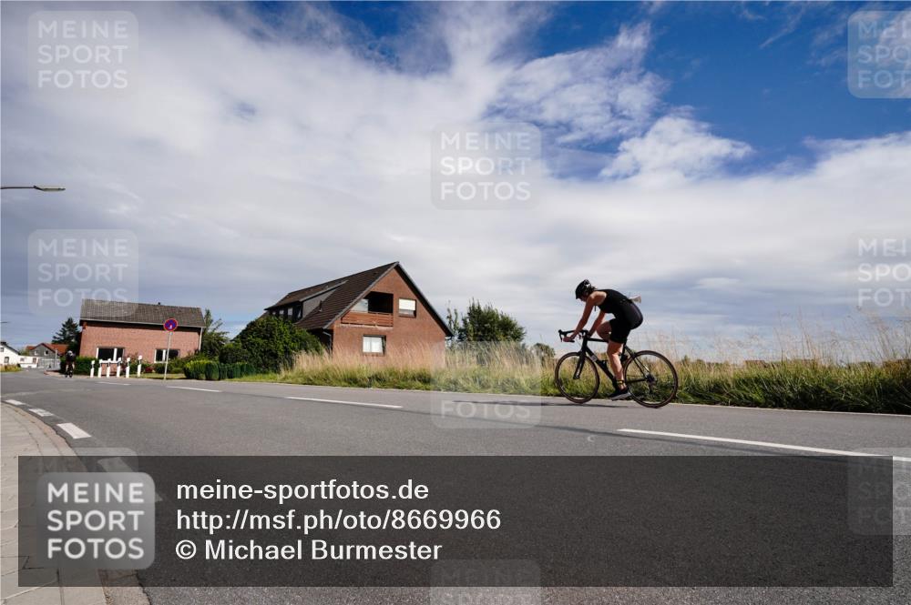 31.08.2025 - Elbe Triathlon Hamburg Michael Burmester http://msf.ph/oto/8669966 31.08.2025 14:54:58 Radfahren  meine-sportfotos.de