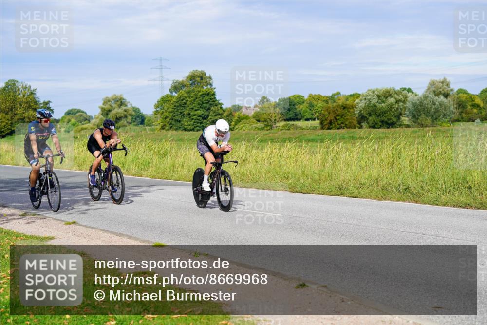 31.08.2025 - Elbe Triathlon Hamburg Michael Burmester http://msf.ph/oto/8669968 31.08.2025 09:56:52 Radfahren 417, 477, 680, 758 meine-sportfotos.de
