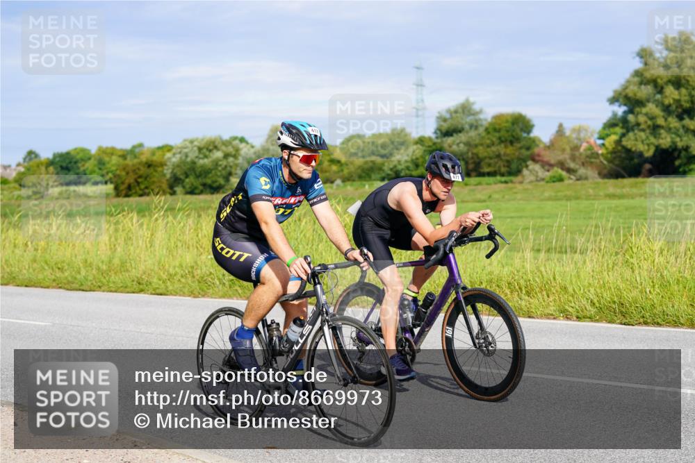 31.08.2025 - Elbe Triathlon Hamburg Michael Burmester http://msf.ph/oto/8669973 31.08.2025 09:56:53 Radfahren 417, 477, 546, 680, 758 meine-sportfotos.de
