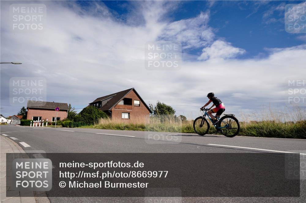 31.08.2025 - Elbe Triathlon Hamburg Michael Burmester http://msf.ph/oto/8669977 31.08.2025 14:55:39 Radfahren  meine-sportfotos.de