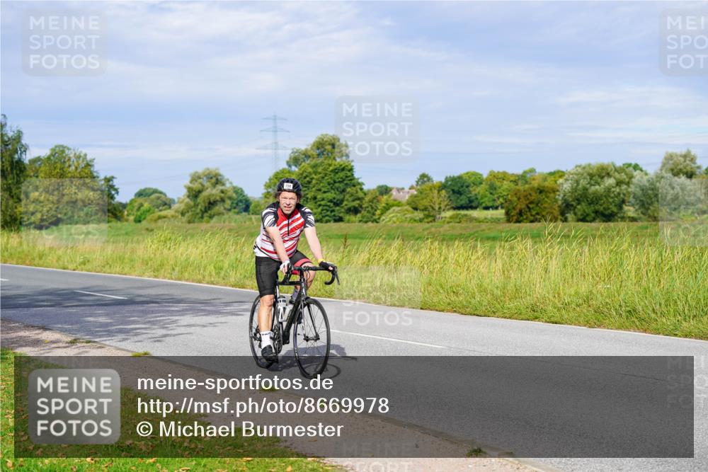 31.08.2025 - Elbe Triathlon Hamburg Michael Burmester http://msf.ph/oto/8669978 31.08.2025 09:56:56 Radfahren 417, 477, 546, 680, 758 meine-sportfotos.de
