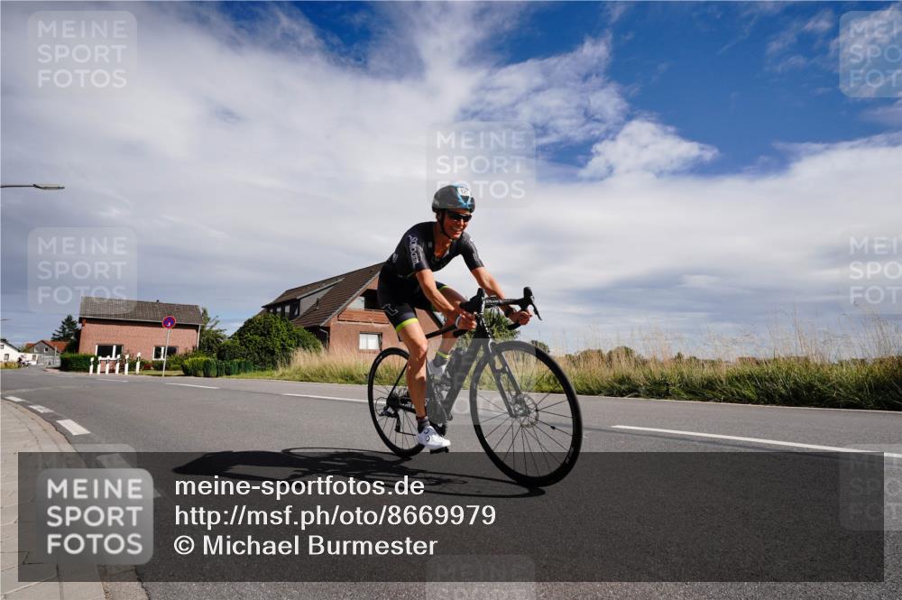 31.08.2025 - Elbe Triathlon Hamburg Michael Burmester http://msf.ph/oto/8669979 31.08.2025 14:55:50 Radfahren  meine-sportfotos.de