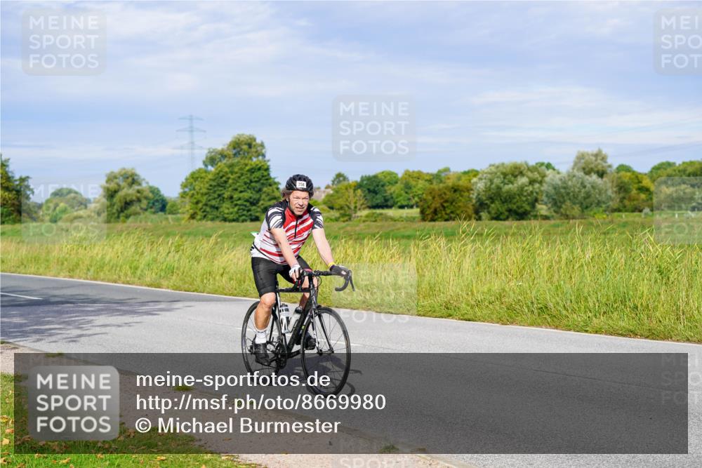 31.08.2025 - Elbe Triathlon Hamburg Michael Burmester http://msf.ph/oto/8669980 31.08.2025 09:56:56 Radfahren 417, 477, 546, 680, 758 meine-sportfotos.de