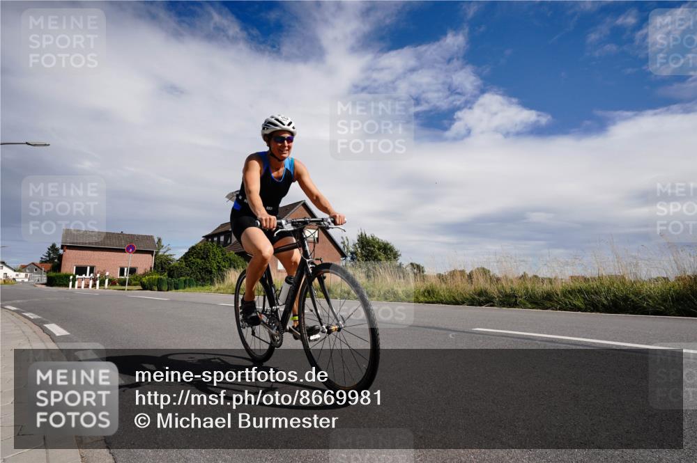 31.08.2025 - Elbe Triathlon Hamburg Michael Burmester http://msf.ph/oto/8669981 31.08.2025 14:56:00 Radfahren  meine-sportfotos.de