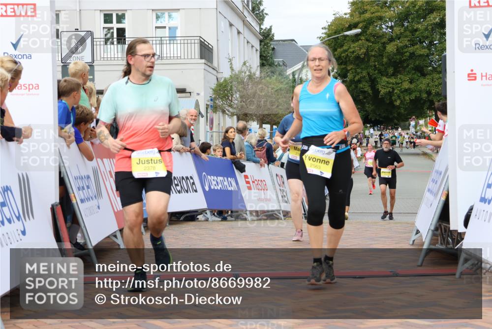 31.08.2025 - 21. Blankeneser Heldenlauf Strokosch-Dieckow http://msf.ph/oto/8669982 31.08.2025 10:34:02 Ziel 2378, 2563, 2120 meine-sportfotos.de
