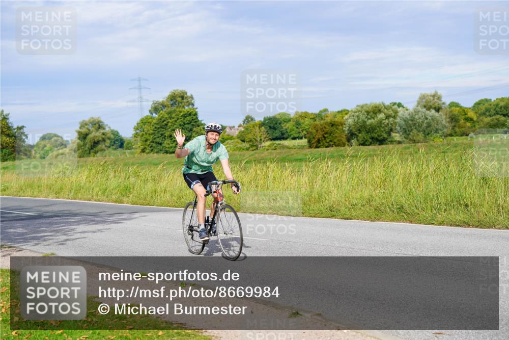 31.08.2025 - Elbe Triathlon Hamburg Michael Burmester http://msf.ph/oto/8669984 31.08.2025 09:56:59 Radfahren 432, 546, 758 meine-sportfotos.de