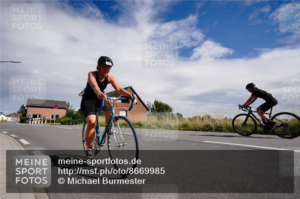 31.08.2025 - Elbe Triathlon Hamburg Michael Burmester http://msf.ph/oto/8669985 31.08.2025 14:56:18 Radfahren  meine-sportfotos.de