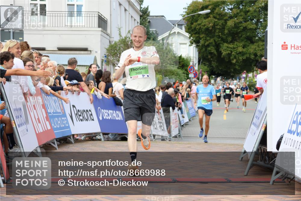 31.08.2025 - 21. Blankeneser Heldenlauf Strokosch-Dieckow http://msf.ph/oto/8669988 31.08.2025 10:54:43 Ziel 3492, 3462 meine-sportfotos.de