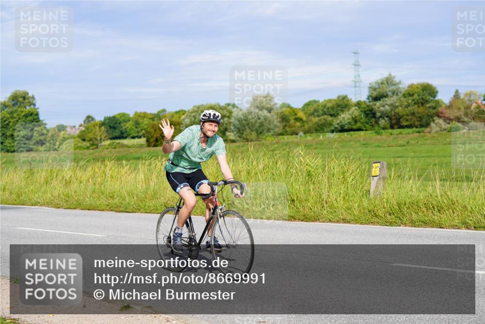 31.08.2025 - Elbe Triathlon Hamburg Michael Burmester http://msf.ph/oto/8669991 31.08.2025 09:57:00 Radfahren 432, 546, 608, 758 meine-sportfotos.de