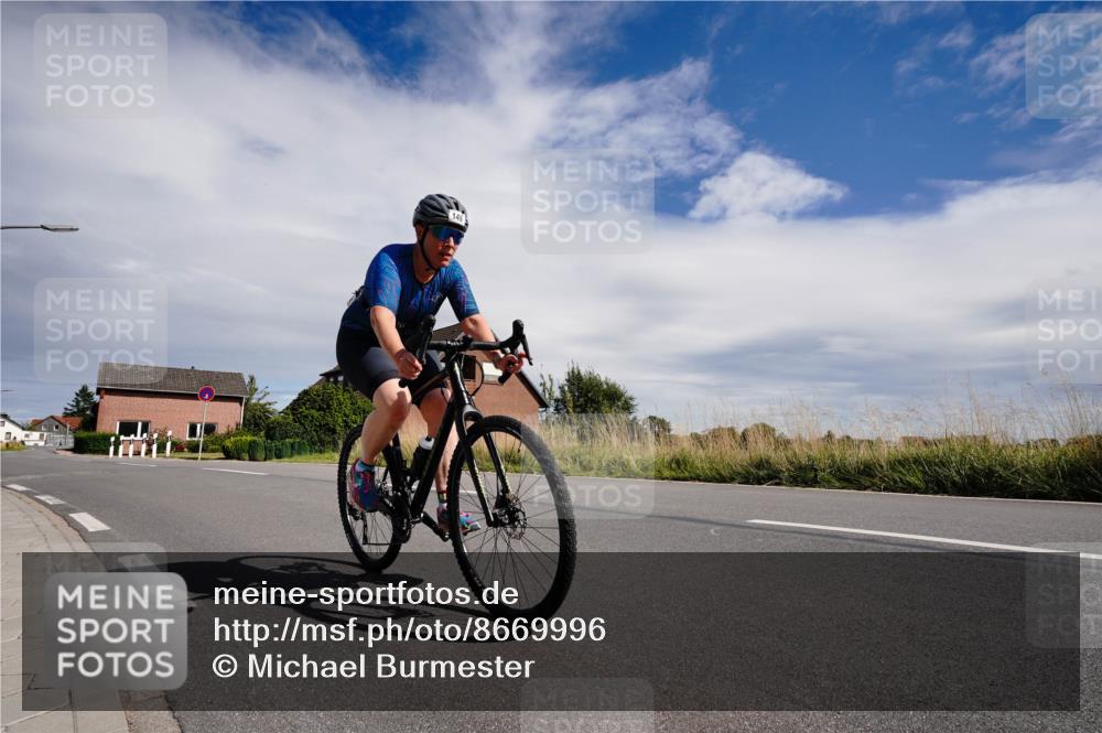 31.08.2025 - Elbe Triathlon Hamburg Michael Burmester http://msf.ph/oto/8669996 31.08.2025 14:56:39 Radfahren  meine-sportfotos.de