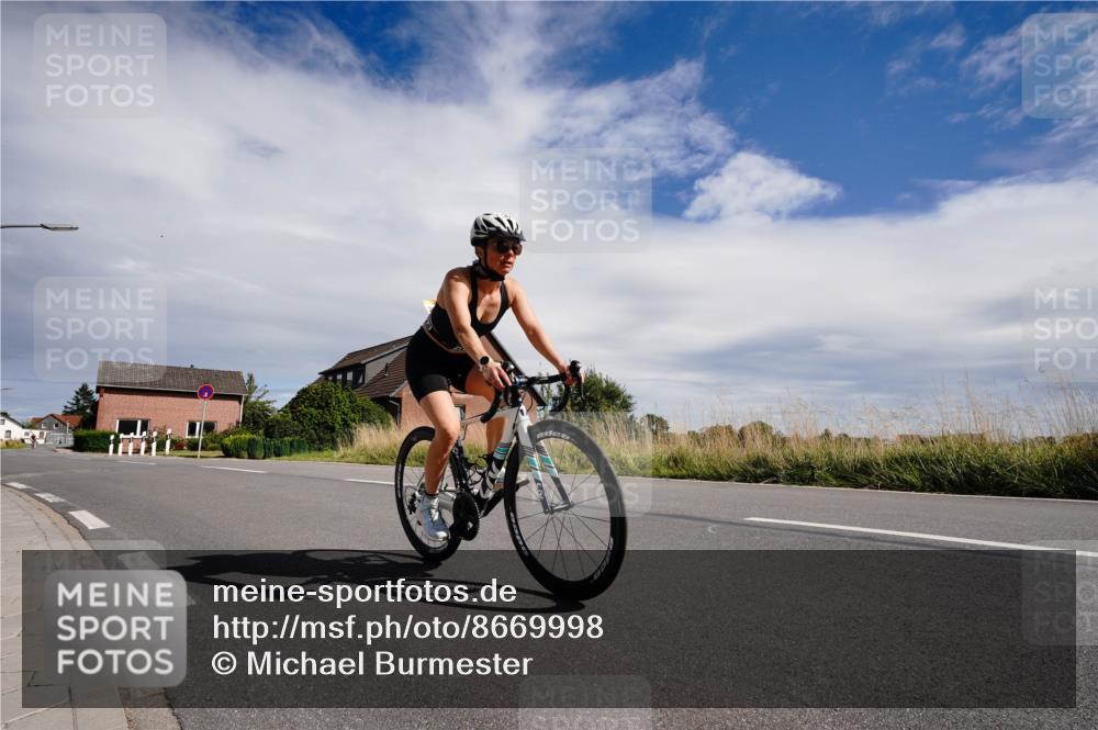 31.08.2025 - Elbe Triathlon Hamburg Michael Burmester http://msf.ph/oto/8669998 31.08.2025 14:56:46 Radfahren  meine-sportfotos.de