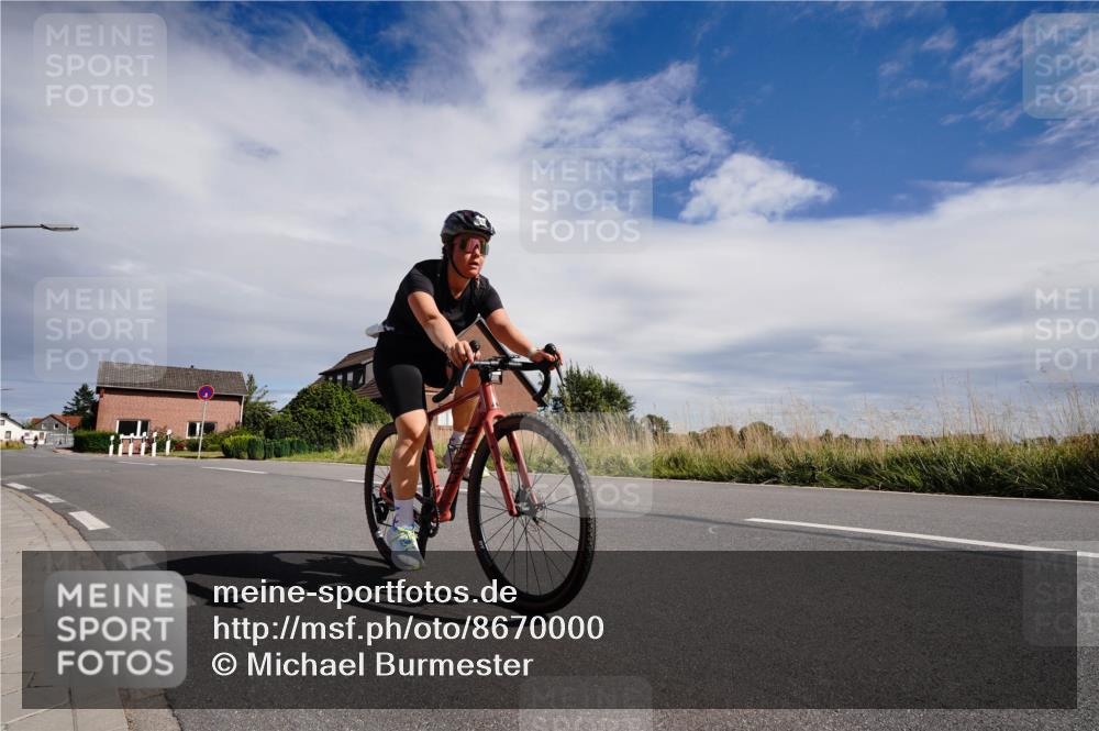 31.08.2025 - Elbe Triathlon Hamburg Michael Burmester http://msf.ph/oto/8670000 31.08.2025 14:56:56 Radfahren  meine-sportfotos.de