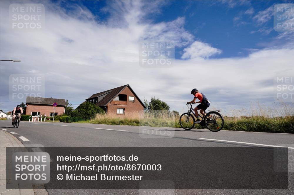 31.08.2025 - Elbe Triathlon Hamburg Michael Burmester http://msf.ph/oto/8670003 31.08.2025 14:57:05 Radfahren  meine-sportfotos.de