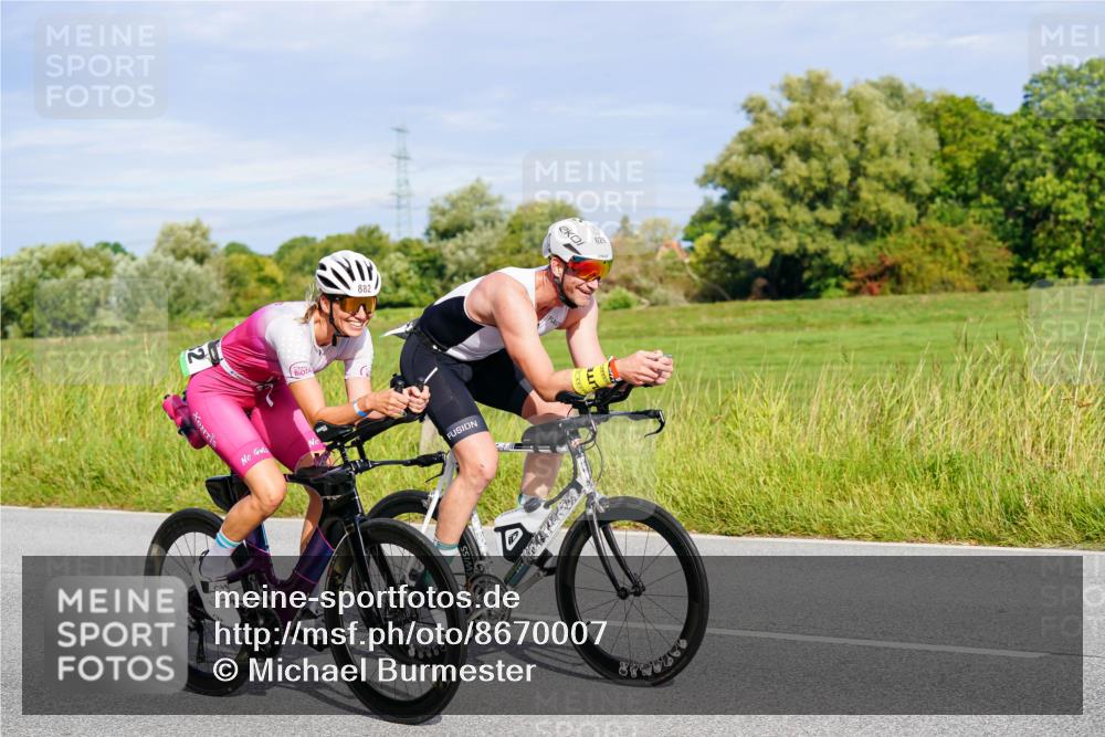 31.08.2025 - Elbe Triathlon Hamburg Michael Burmester http://msf.ph/oto/8670007 31.08.2025 09:57:16 Radfahren 490, 629, 851, 882, 887 meine-sportfotos.de