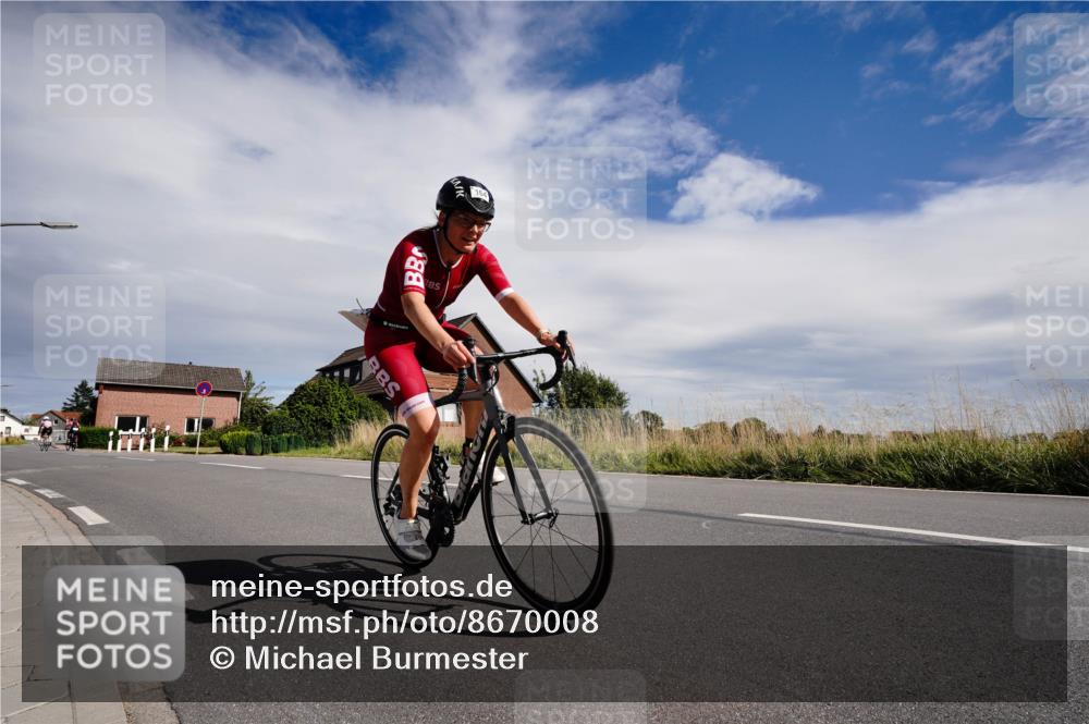 31.08.2025 - Elbe Triathlon Hamburg Michael Burmester http://msf.ph/oto/8670008 31.08.2025 14:57:10 Radfahren  meine-sportfotos.de