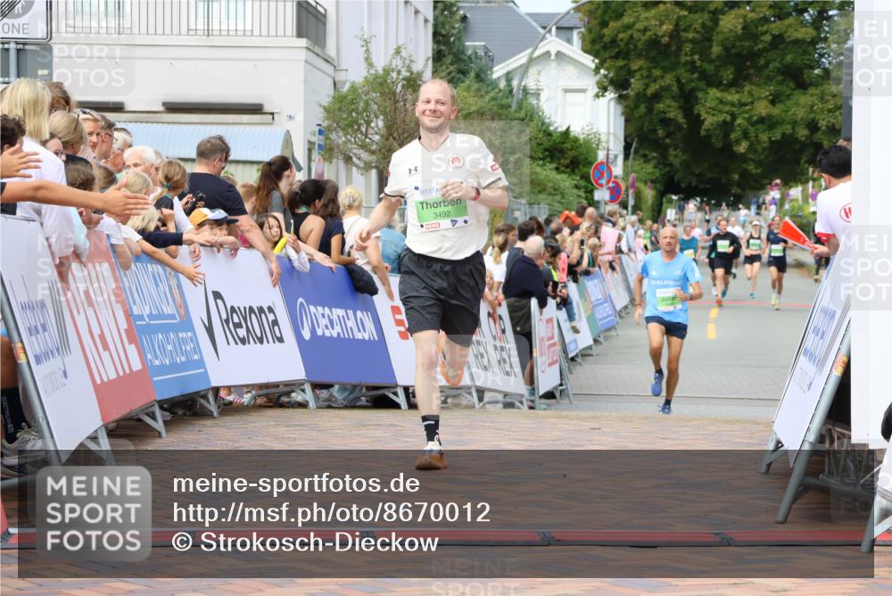 31.08.2025 - 21. Blankeneser Heldenlauf Strokosch-Dieckow http://msf.ph/oto/8670012 31.08.2025 10:54:42 Ziel 3492, 3462 meine-sportfotos.de