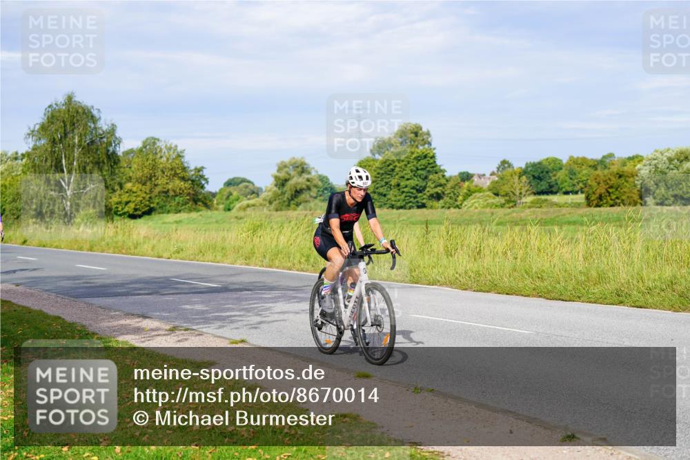 31.08.2025 - Elbe Triathlon Hamburg Michael Burmester http://msf.ph/oto/8670014 31.08.2025 09:57:19 Radfahren 490, 629, 648, 665, 851, 882, 887 meine-sportfotos.de