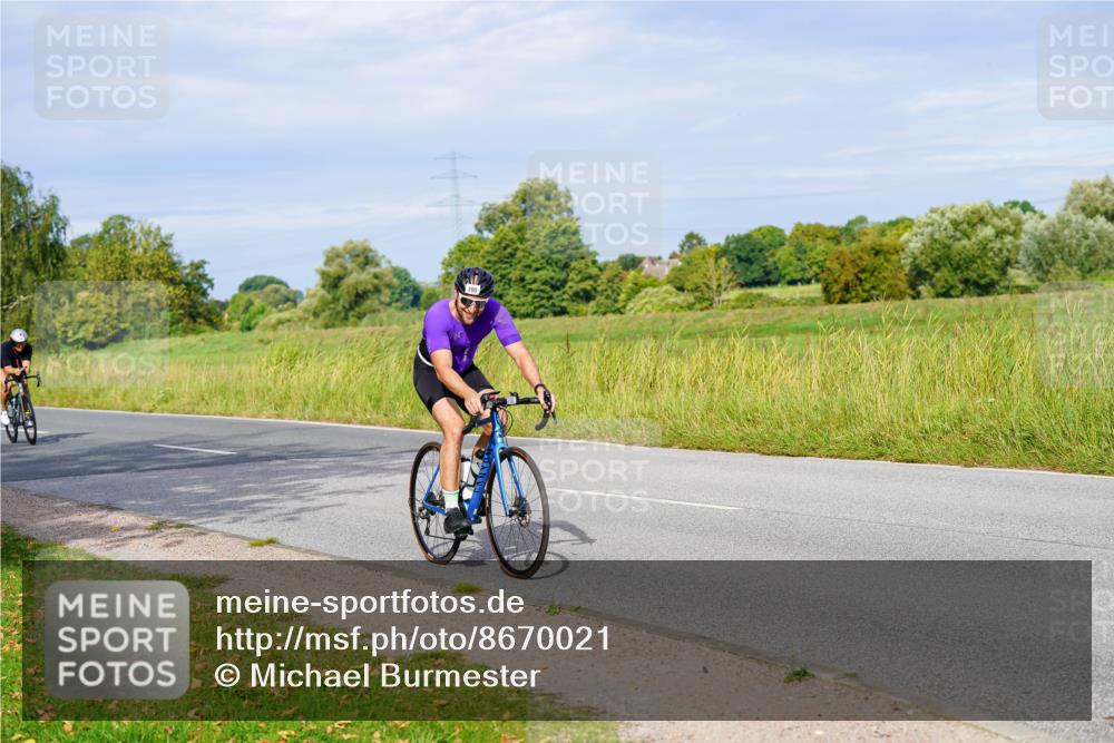 31.08.2025 - Elbe Triathlon Hamburg Michael Burmester http://msf.ph/oto/8670021 31.08.2025 09:57:22 Radfahren 490, 648, 665, 722, 851, 887 meine-sportfotos.de