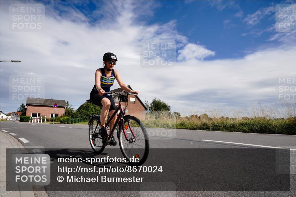 31.08.2025 - Elbe Triathlon Hamburg Michael Burmester http://msf.ph/oto/8670024 31.08.2025 14:58:00 Radfahren  meine-sportfotos.de