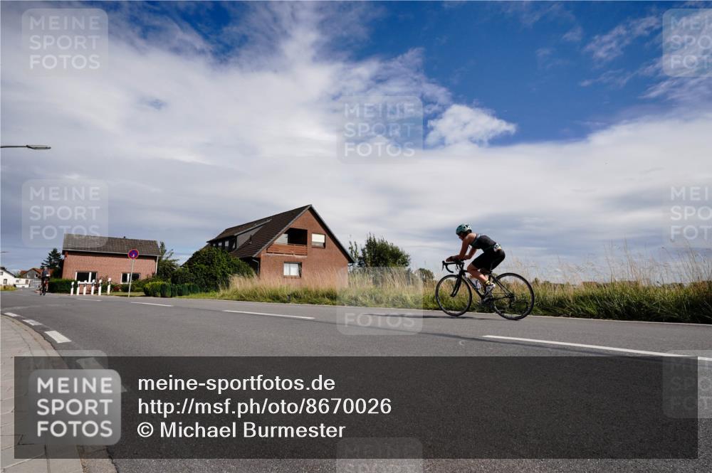 31.08.2025 - Elbe Triathlon Hamburg Michael Burmester http://msf.ph/oto/8670026 31.08.2025 14:58:03 Radfahren  meine-sportfotos.de