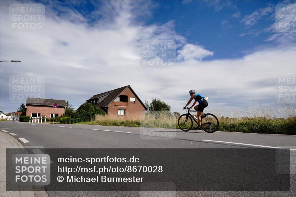 31.08.2025 - Elbe Triathlon Hamburg Michael Burmester http://msf.ph/oto/8670028 31.08.2025 14:58:12 Radfahren  meine-sportfotos.de