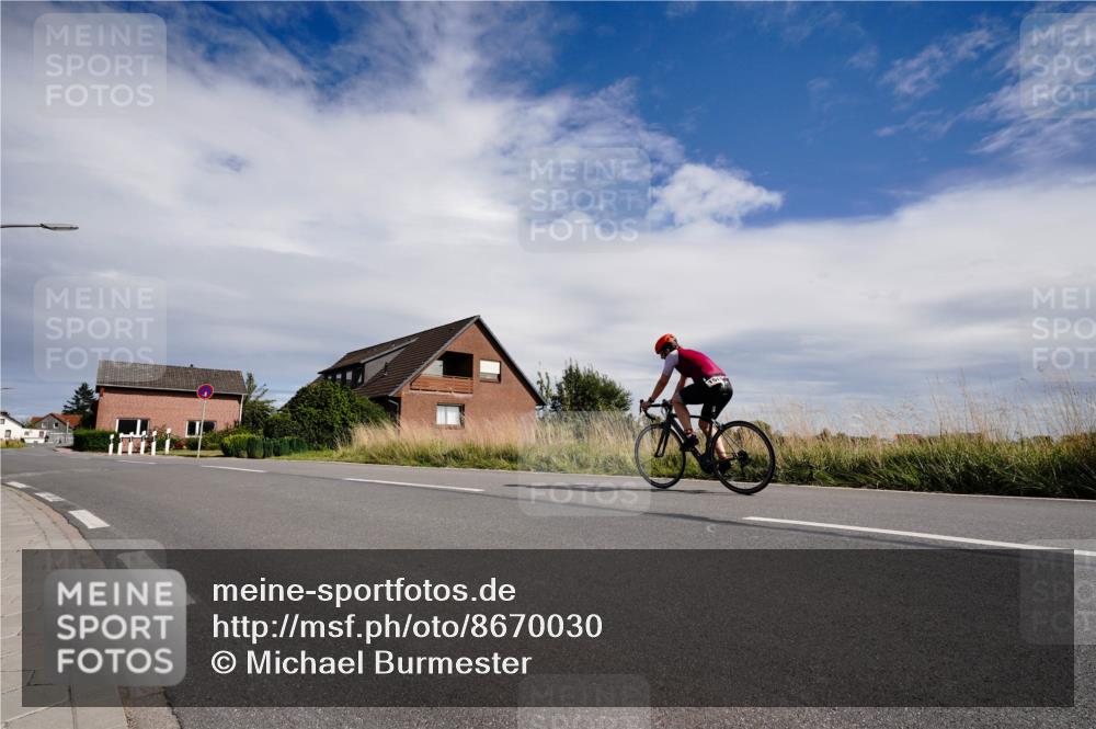 31.08.2025 - Elbe Triathlon Hamburg Michael Burmester http://msf.ph/oto/8670030 31.08.2025 14:58:27 Radfahren  meine-sportfotos.de