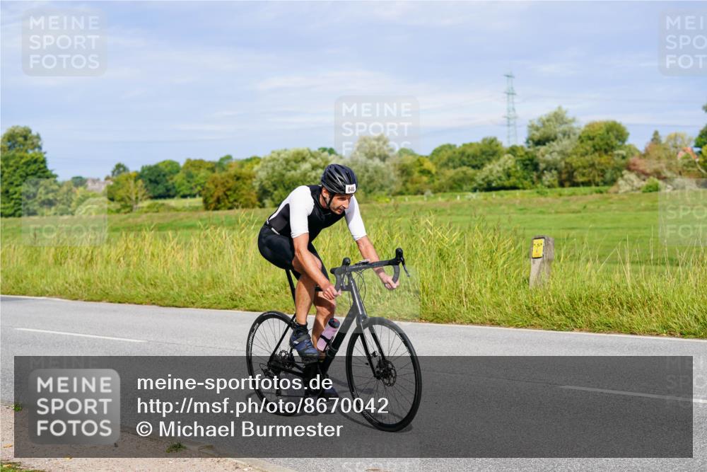 31.08.2025 - Elbe Triathlon Hamburg Michael Burmester http://msf.ph/oto/8670042 31.08.2025 09:57:25 Radfahren 490, 648, 665, 722, 813 meine-sportfotos.de