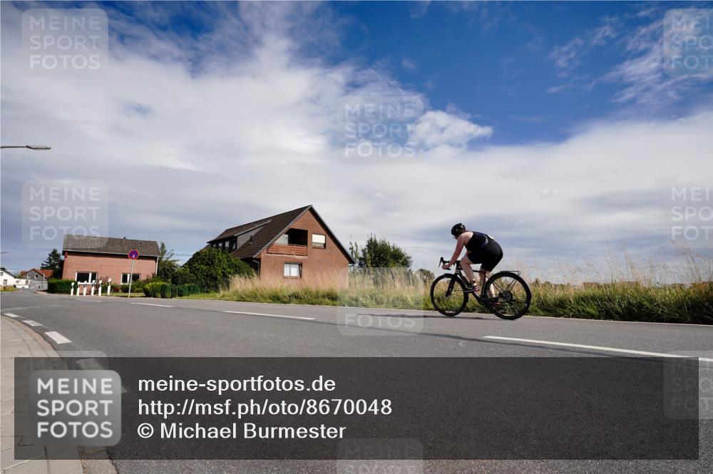 31.08.2025 - Elbe Triathlon Hamburg Michael Burmester http://msf.ph/oto/8670048 31.08.2025 14:59:22 Radfahren  meine-sportfotos.de