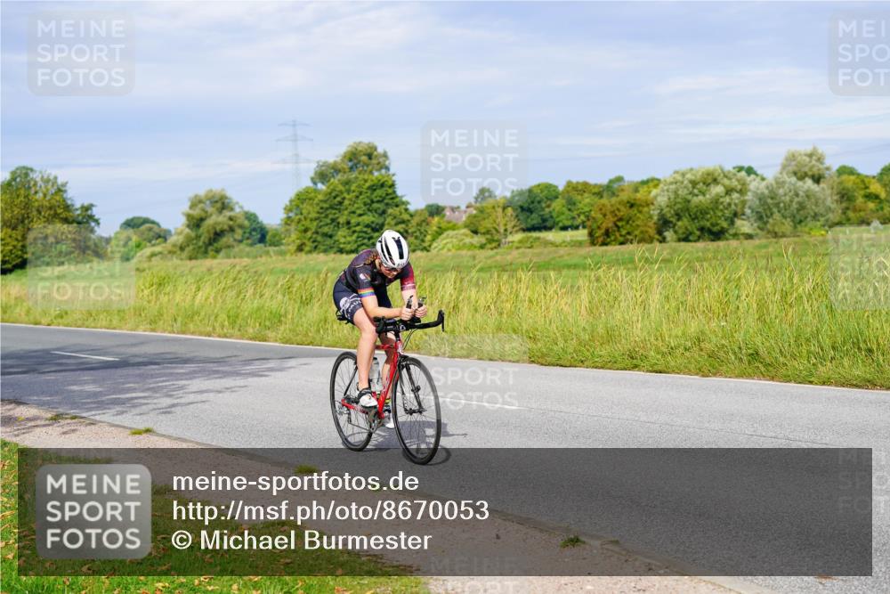 31.08.2025 - Elbe Triathlon Hamburg Michael Burmester http://msf.ph/oto/8670053 31.08.2025 09:57:30 Radfahren 722, 813 meine-sportfotos.de